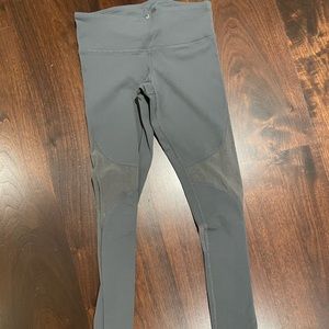 Alo yoga low waisted mesh leggings